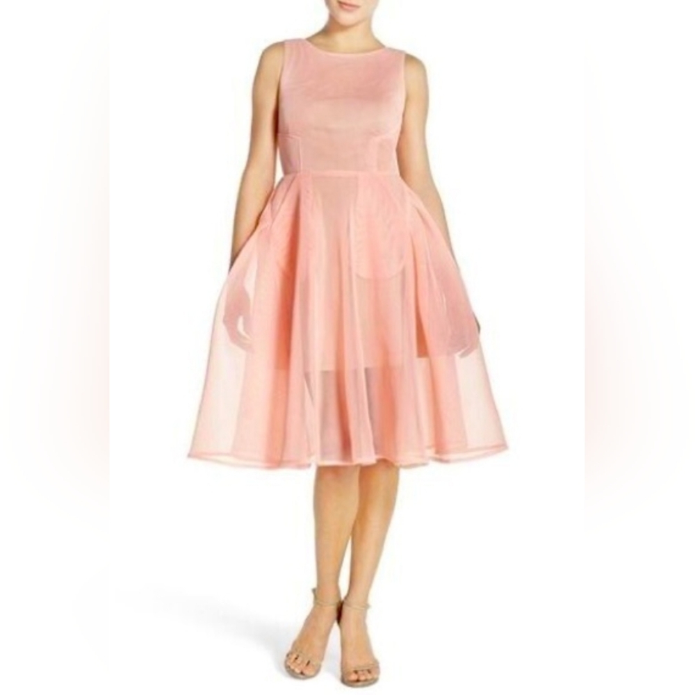 Elliatt confrontation illusion peach mesh dress with pockets